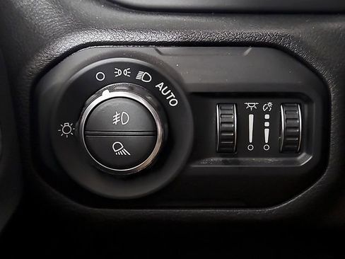 Used 2021 Jeep Gladiator Sport image 23