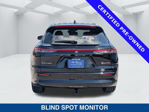 Used 2025 Toyota Crown Signia w/ Advanced Technology Package AWD/4WD image 5