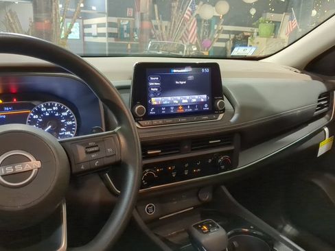 Used 2023 Nissan Rogue S AWD/4WD image 12