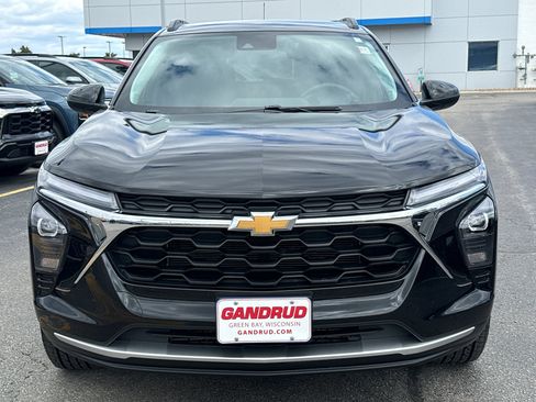 Used 2024 Chevrolet Trax LT w/ Driver Confidence Package FWD image 3