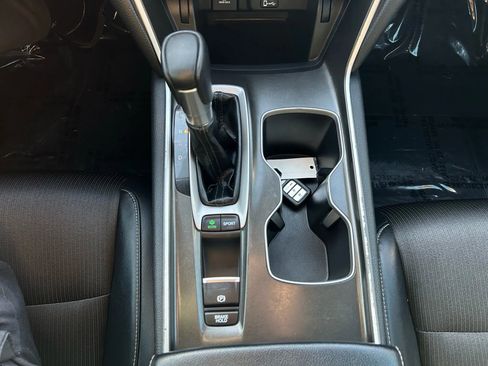 Used 2018 Honda Accord Sport image 15