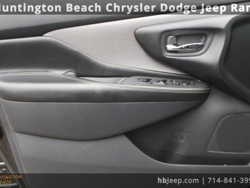 Used 2022 Nissan Murano S image 10