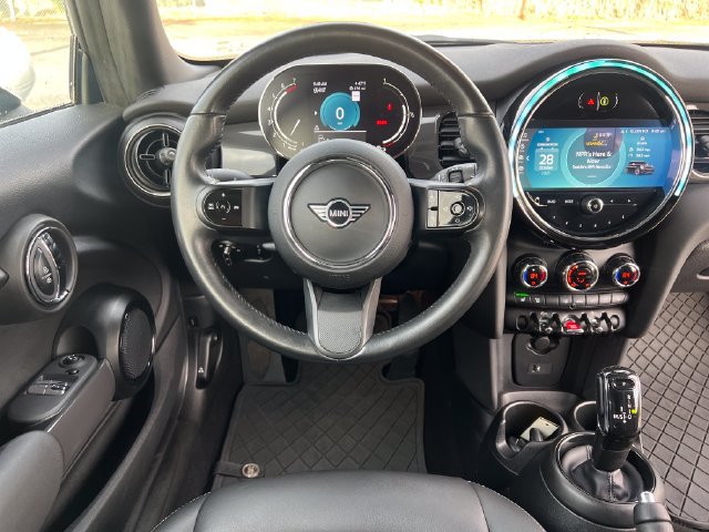 Used 2022 MINI Cooper 2-Door Hardtop FWD image 12