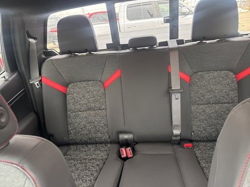 Used 2024 Chevrolet Colorado Z71 w/ Z71 Convenience Package 2 image 26