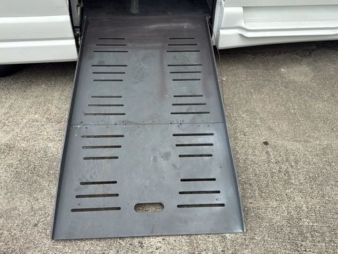 Used 2010 Dodge Grand Caravan SE w/ Climate Group FWD image 20