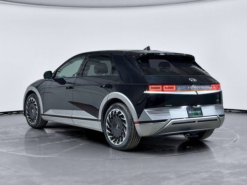 Used 2023 Hyundai Ioniq 5 Limited image 2