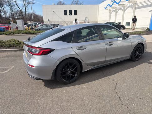 Used 2023 Honda Civic Sport image 10