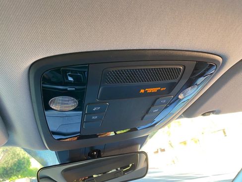 Used 2022 Kia Carnival LX FWD image 70