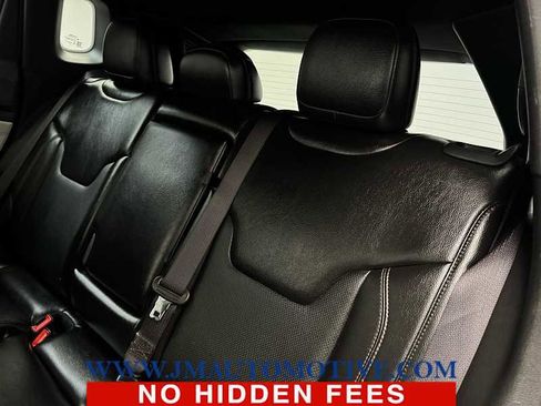 Used 2023 Jeep Compass Limited image 15