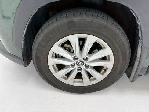 Used 2024 Toyota Corolla Cross LE FWD image 7