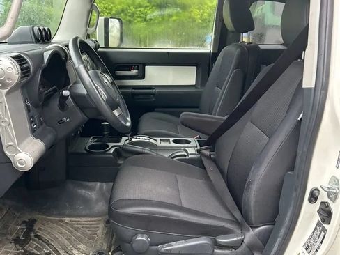 Used 2013 Toyota FJ Cruiser 4WD w/ Upgrade Pkg image 5