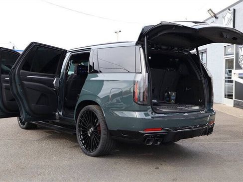 Used 2026 Cadillac Escalade V w/ LPO, ONYX Package AWD/4WD image 37
