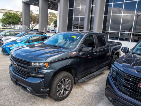 Used 2020 Chevrolet Silverado 1500 RST image 3