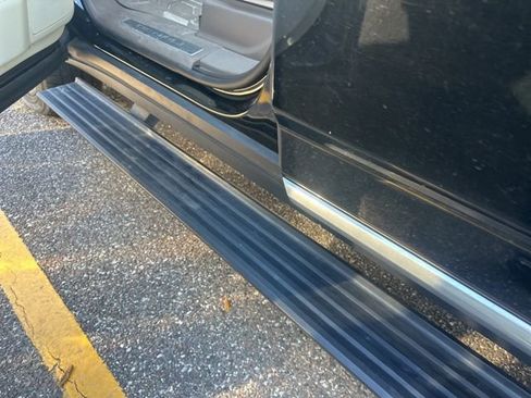 Used 2021 GMC Yukon XL Denali w/ Denali Premium Package image 29