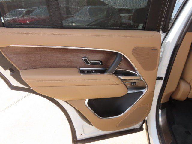 Used 2024 Land Rover Range Rover SE AWD/4WD image 18
