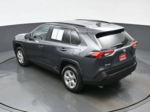 Used 2021 Toyota RAV4 LE AWD/4WD image 36