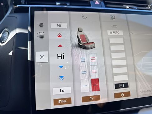 Used 2024 Land Rover Range Rover Velar Dynamic SE image 22