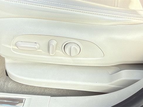 Used 2021 GMC Acadia Denali w/ Denali Technology Package image 19