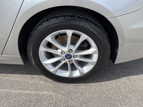 Used 2020 Ford Fusion SE image 8