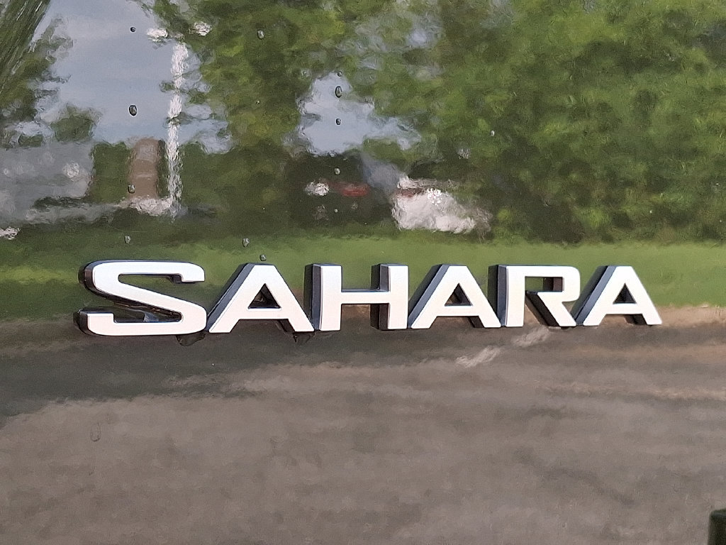 Used 2022 Jeep Wrangler Unlimited Sahara w/ Cold Weather Group AWD/4WD image 31