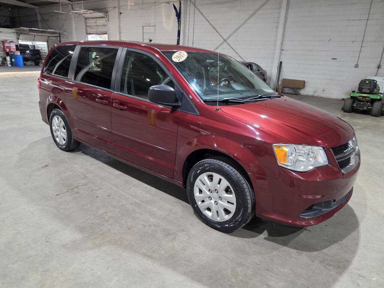 Used 2017 Dodge Grand Caravan SE w/ Power Window Group FWD image 18