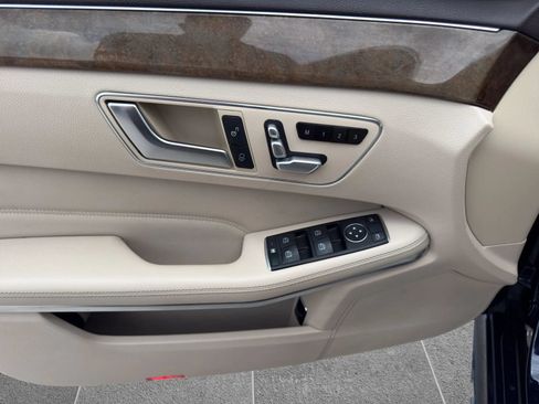 Used 2014 Mercedes-Benz E 350 4MATIC Sedan image 30