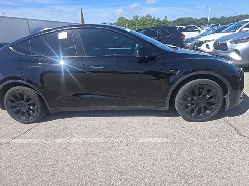 Used 2025 Tesla Model Y Long Range AWD/4WD image 4