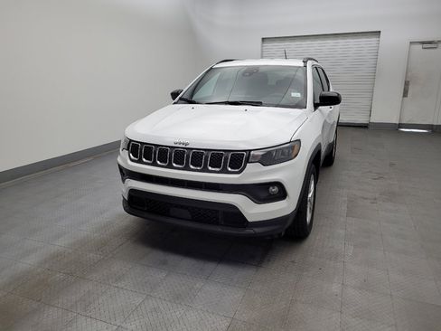 Used 2024 Jeep Compass Latitude image 15