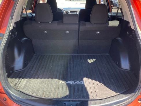 Used 2016 Toyota RAV4 XLE AWD/4WD image 10