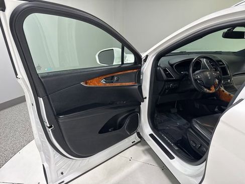 Used 2017 Lincoln MKX Select w/ Select Plus Package image 3