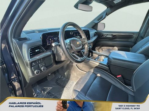 Certified 2025 Chevrolet Suburban Premier RWD image 14