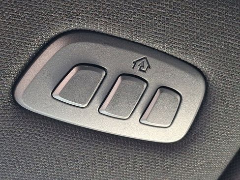 Used 2025 Ford Explorer ST image 27