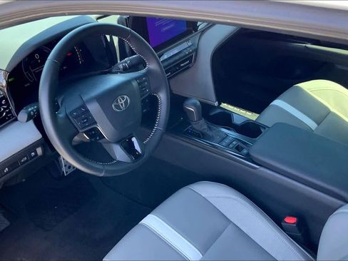 Used 2025 Toyota Camry SE w/ Convenience Package AWD/4WD image 18