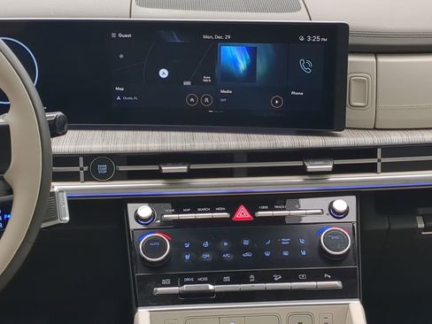 Used 2025 Hyundai Santa Fe Calligraphy image 17