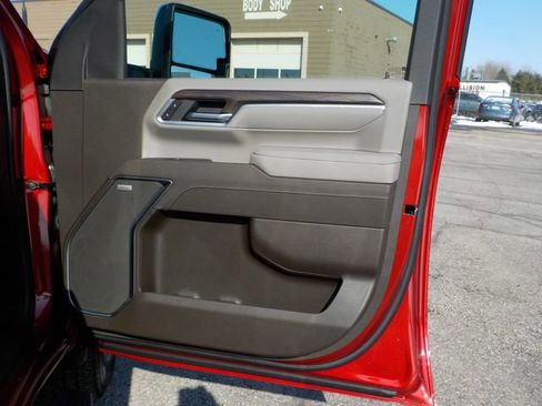 New 2026 GMC Sierra 2500 SLT w/ SLT Premium Package image 31