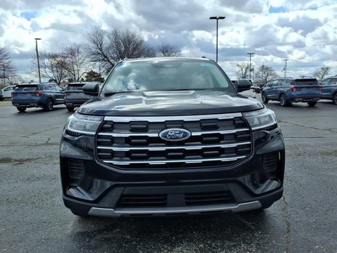 Used 2026 Ford Explorer Active AWD/4WD image 2