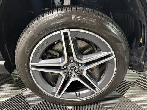 Certified 2025 Mercedes-Benz GLS 450 4MATIC image 9