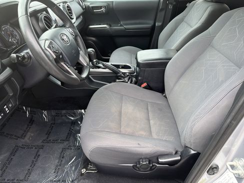 Used 2019 Toyota Tacoma TRD Sport RWD image 14