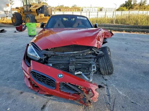 Used 2025 BMW Z4 M40i w/ Premium Package image 5