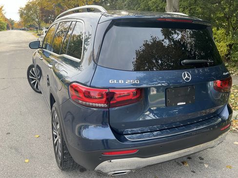 Used 2021 Mercedes-Benz GLB 250 GLB 250 4MATIC AWD 4dr SUV image 4