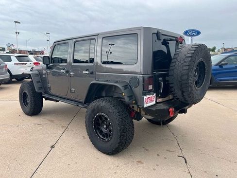 Used 2017 Jeep Wrangler Unlimited Rubicon AWD/4WD image 4
