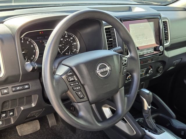 Used 2022 Nissan Frontier SV AWD/4WD image 18