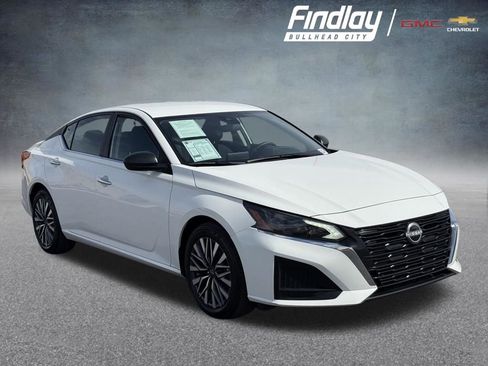 Used 2025 Nissan Altima 2.5 SV FWD image 1