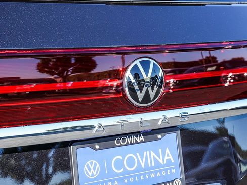 New 2026 Volkswagen Atlas SE image 11