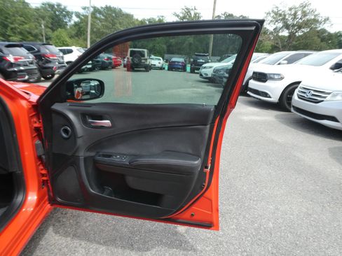 Used 2018 Dodge Charger SXT w/ Blacktop Package RWD image 23