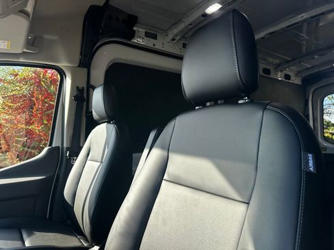 New 2025 Ford Transit 250 148 Medium Roof w/ Load Area Protection Package image 26