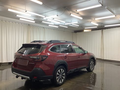 Used 2023 Subaru Outback Limited AWD/4WD image 5