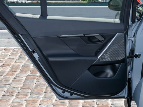 Used 2025 BMW 530i w/ M Sport Package image 12