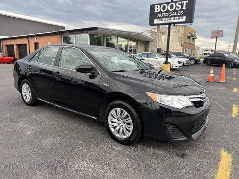 Used 2014 Toyota Camry LE FWD image 1