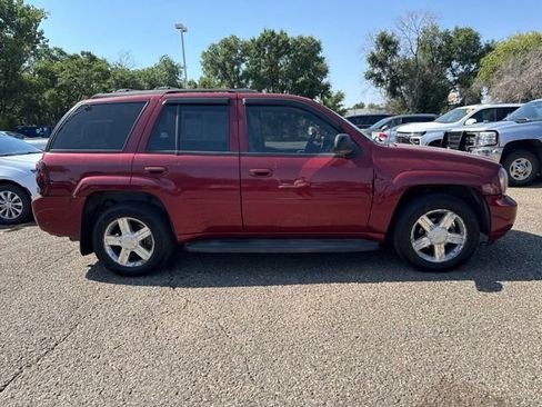Used 2008 Chevrolet TrailBlazer LT w/ Sun And 6-Disc Cd Package AWD/4WD image 2